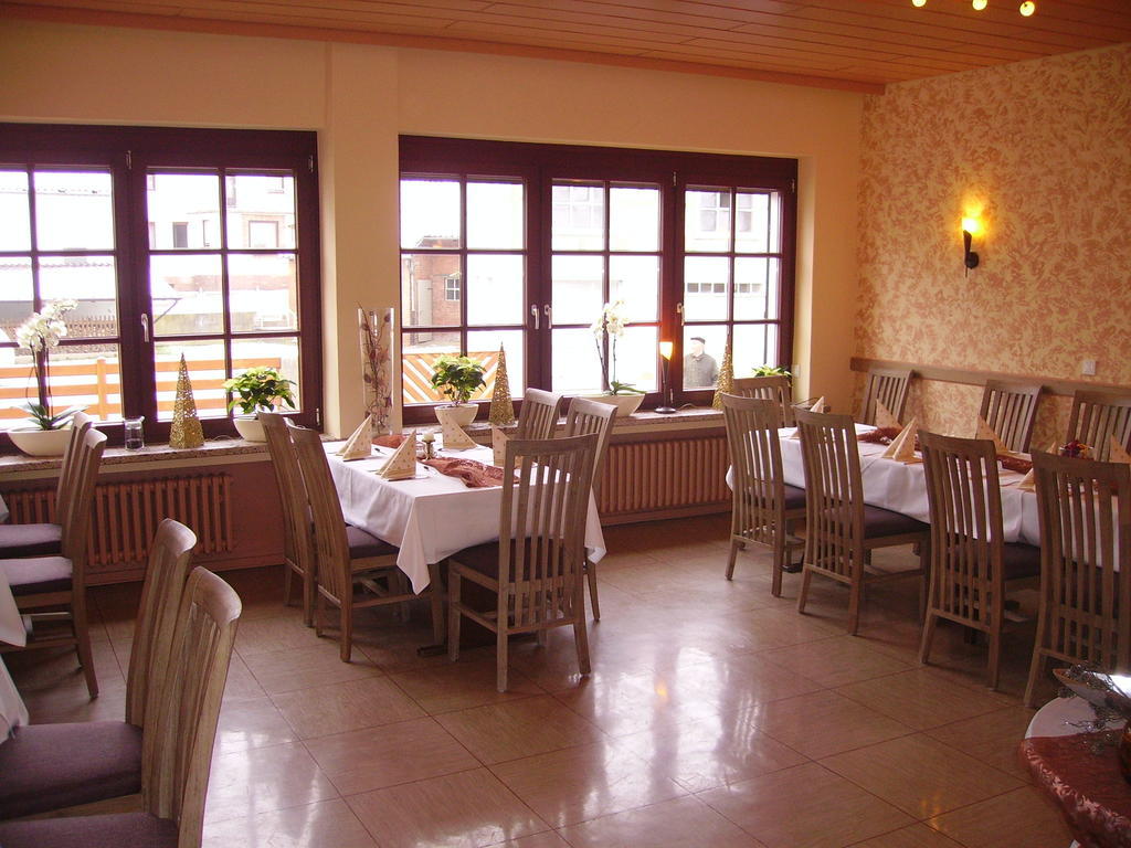 Hotel Zur Erholung Brochthausen Εξωτερικό φωτογραφία
